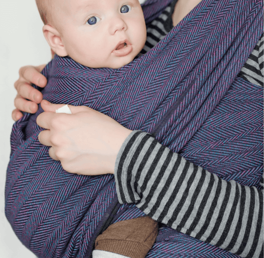 Baby Sling Wrap Carrier - Baby in a baby sling wrap carrier | Sanggol