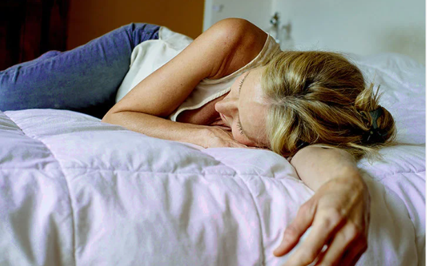 Picture of tired person on a bed | Sanggol | Sanggolcomfort.com